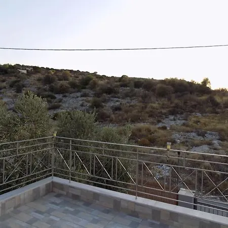 Nikos House Casa rural Mégara
